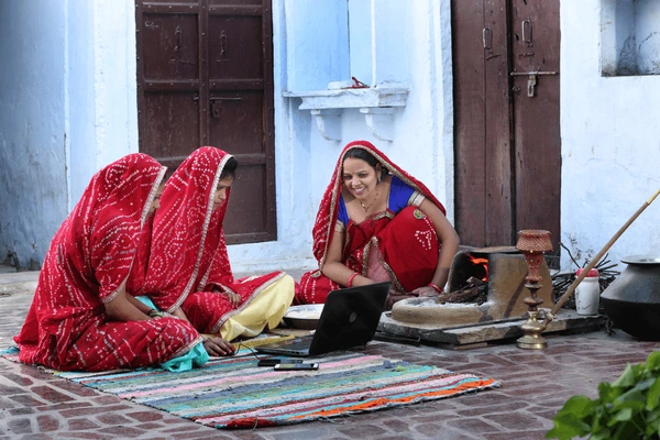 Where Tradition Meets Technology: The Digital Naari Revolution in Rural India